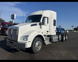 2024 Kenworth T880