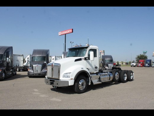 2025 Kenworth T880