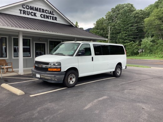 2017 Chevrolet Express G3500 12 Passenger